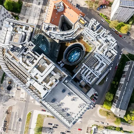 아파트 Ans Hanza Tower 17th Floor With View, Swimming Pool Area With Saunas, Viewing Terrace *