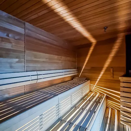 Ans Hanza Tower 17th Floor With View, Swimming Pool Area With Saunas, Viewing Terrace