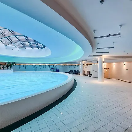 Ans Hanza Tower 17th Floor With View, Swimming Pool Area With Saunas, Viewing Terrace *