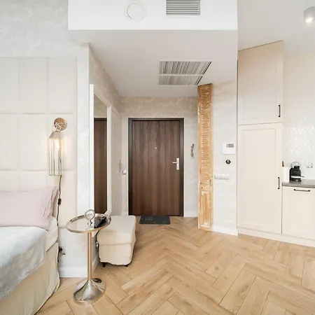 Ans Hanza Tower 17th Floor With View, Swimming Pool Area With Saunas, Viewing Terrace *