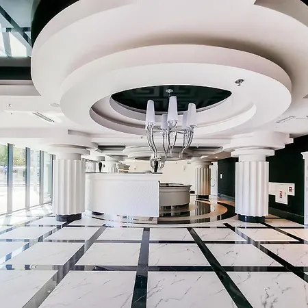 Ans Hanza Tower 17th Floor With View, Swimming Pool Area With Saunas, Viewing Terrace Lägenhet