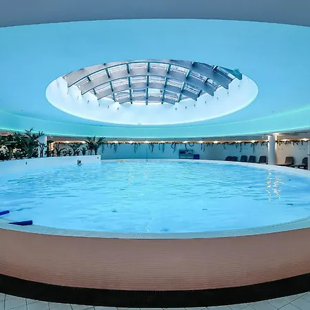 Ans Hanza Tower 17th Floor With View, Swimming Pool Area With Saunas, Viewing Terrace Lägenhet