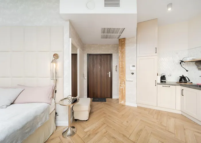 Ans Hanza Tower 17th Floor With View, Swimming Pool Area With Saunas, Viewing Terrace *